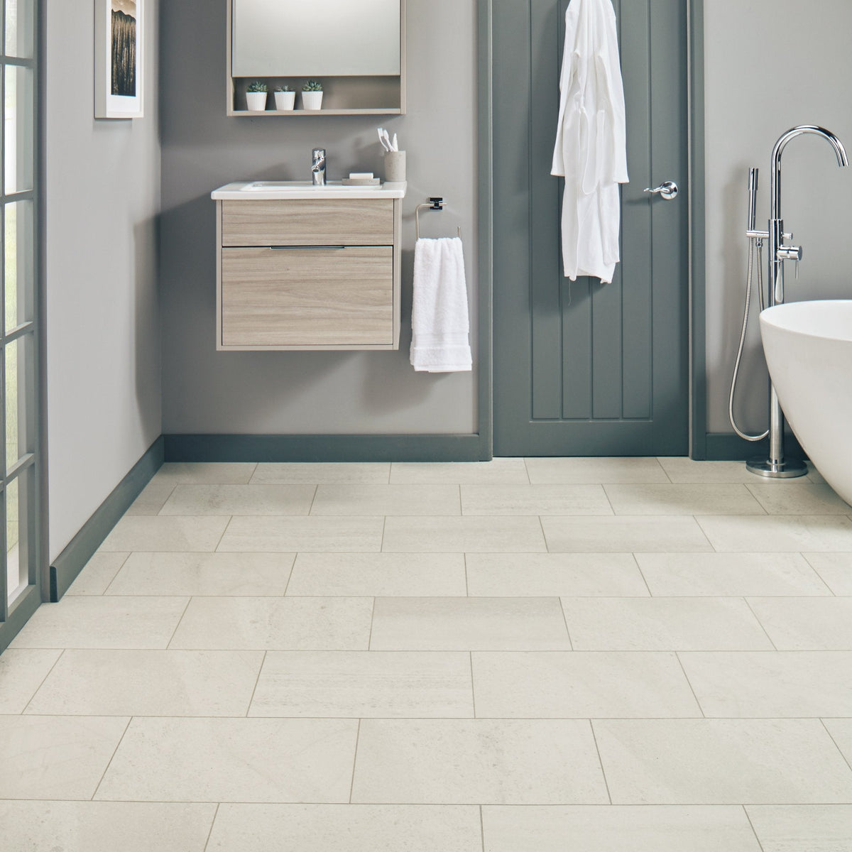 Honed Oyster Slate Karndean Knight Tile stone-effect tile